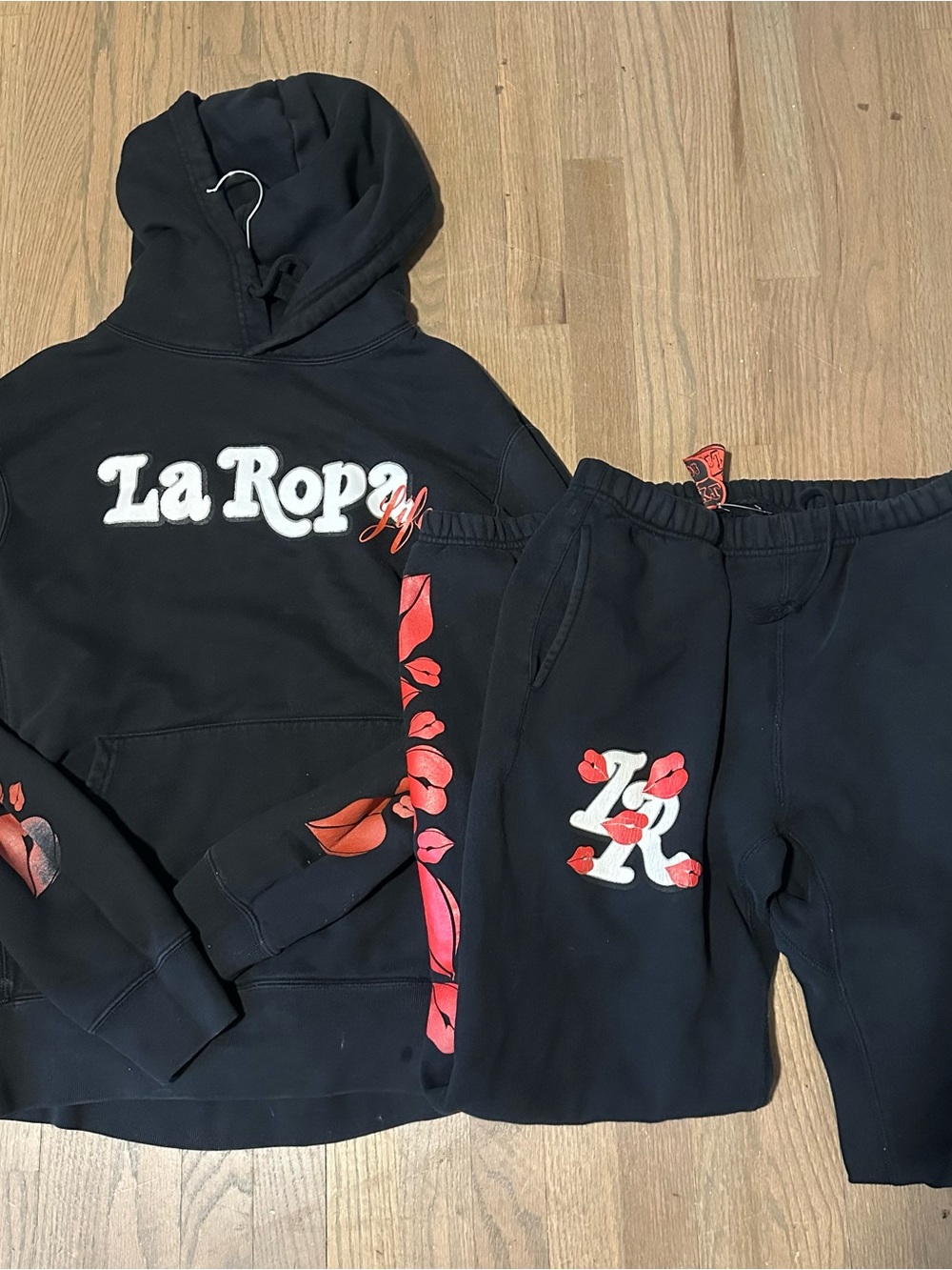 La Ropa Men’s Black Hoodie & Jogger Set with Red Accent